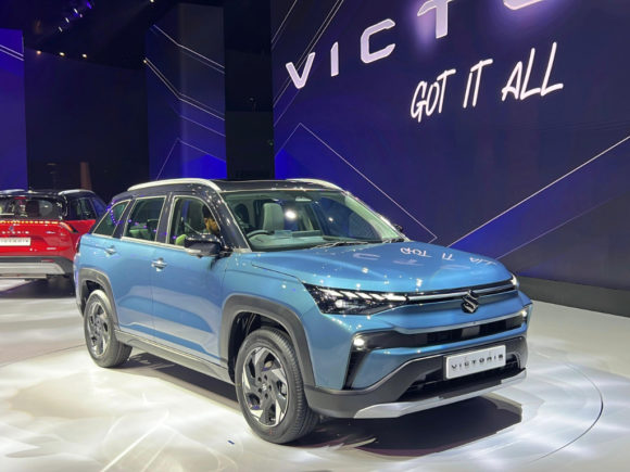 Maruti Victoris front