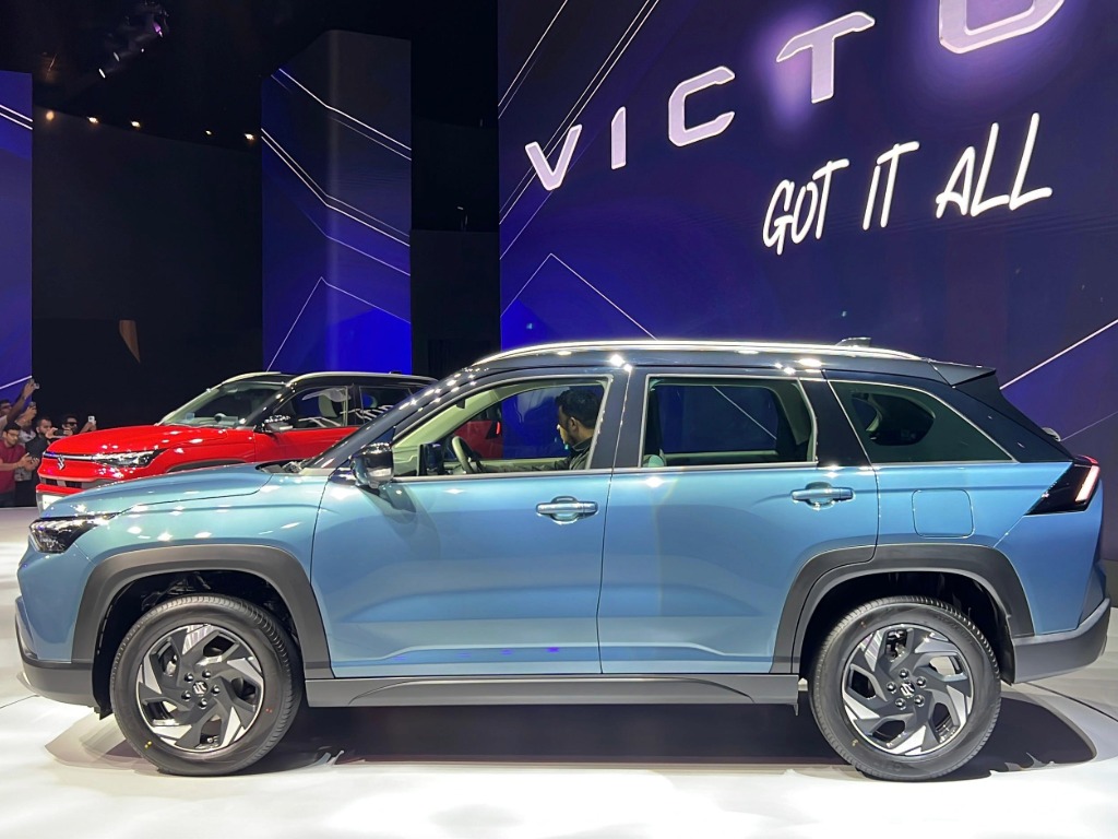 Maruti Victoris side