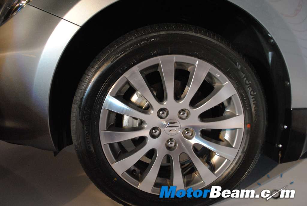 Maruti_Kizashi_Wheels Maruti_Kizashi_Wheels