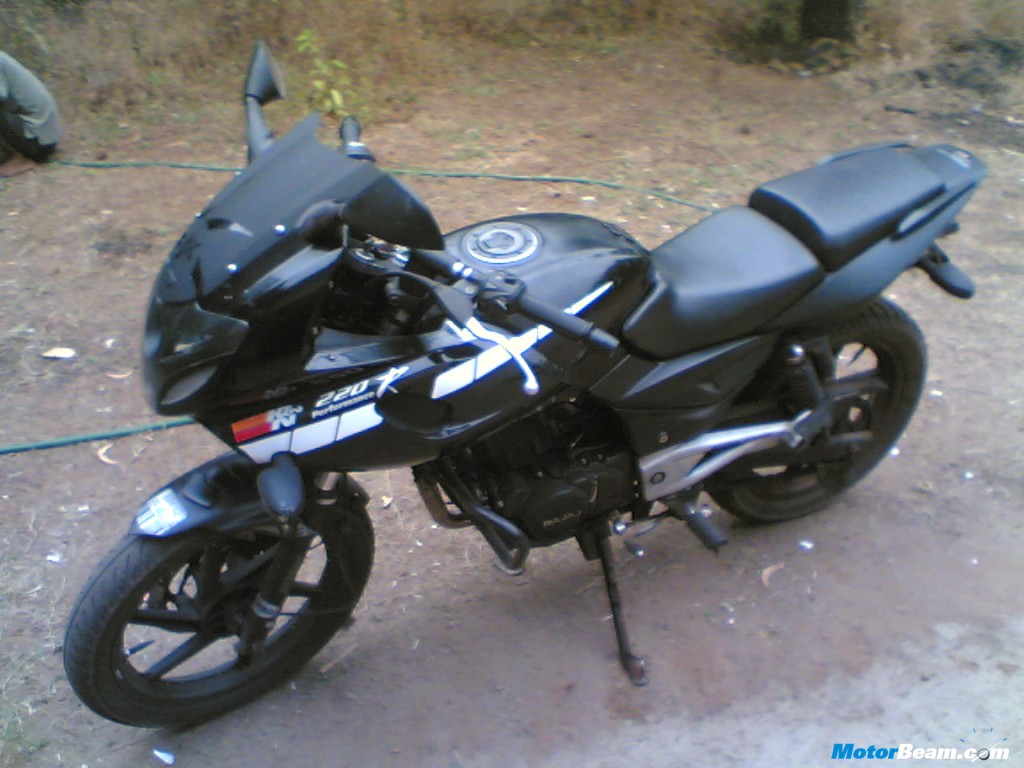 Matte_Black_Bajaj_Pulsar_220 Matte_Black_Bajaj_Pulsar_220
