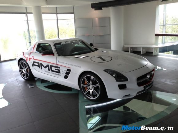 Mercedes AMG Cafe