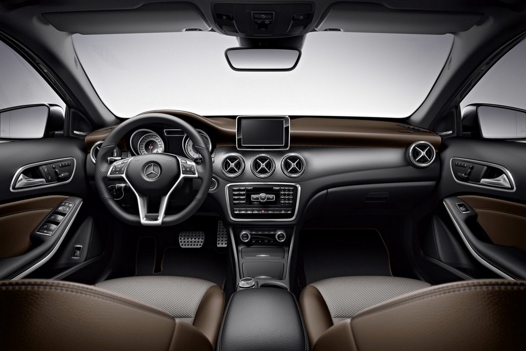 Mercedes-Benz GLA Edition1 Dashboard