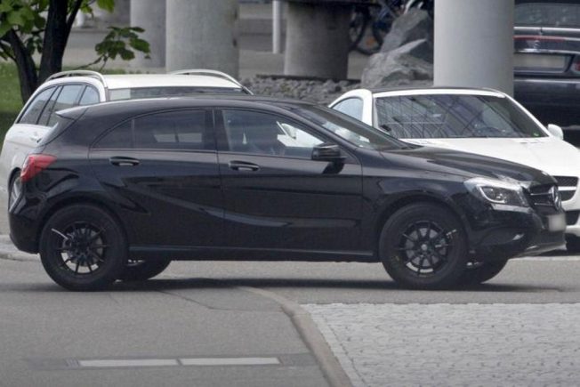 Mercedes Benz GLA spyshot