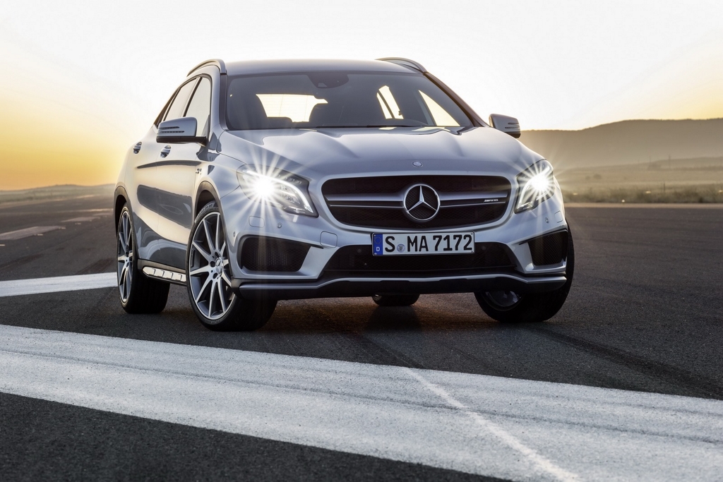 Mercedes Benz GLA45 AMG Front