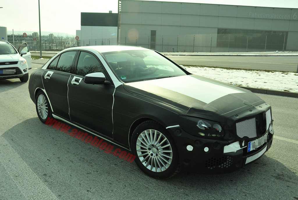 Mercedes C-Class spy shots