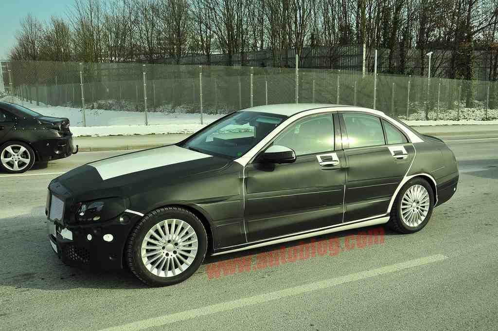 Mercedes C-Class spy side