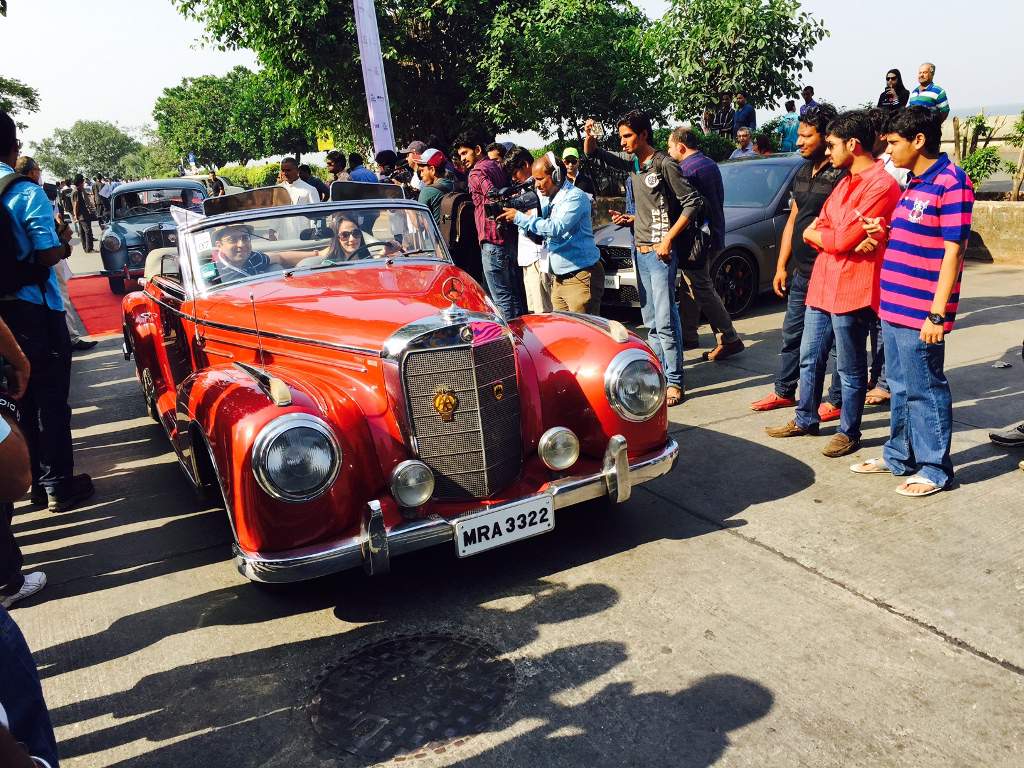 Mercedes-Classic-Car-Rally-Mumbai-Lineup