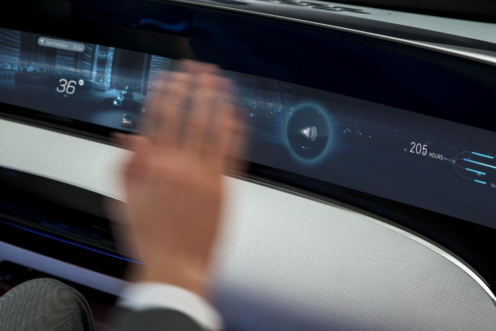 Mercedes F 015 Concept Dashboard