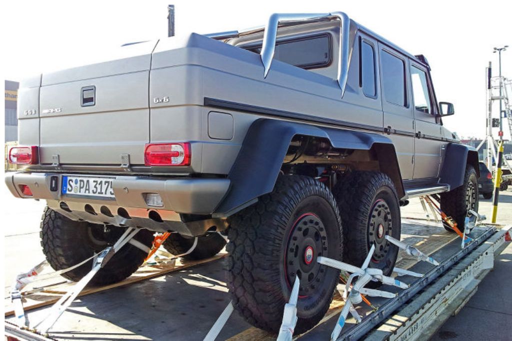 Mercedes G63 6-Wheel Drive