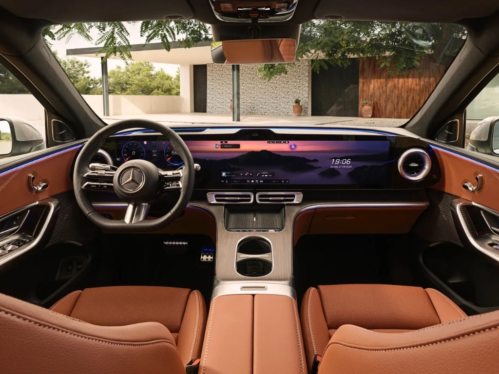 Mercedes GLC EV interior