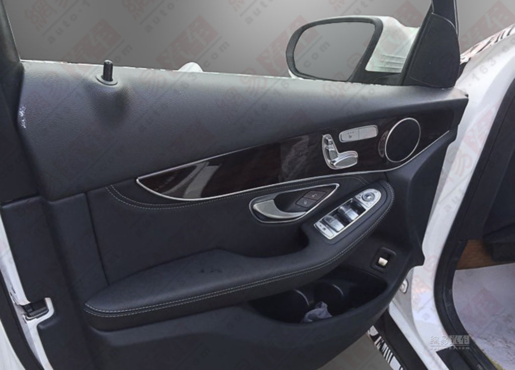 Mercedes GLC Interior Revealed