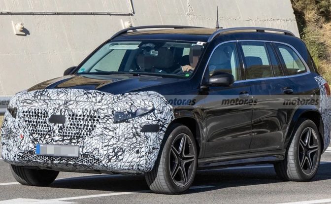 Mercedes GLS Facelift Spotted