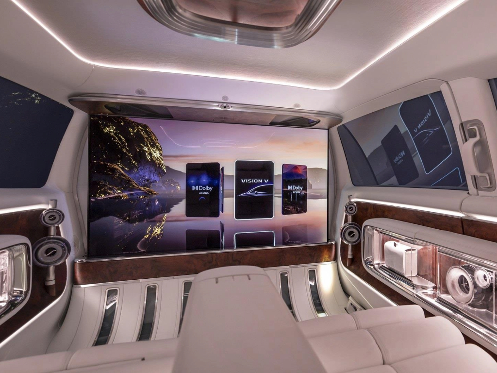 Mercedes Vision V Concept rear seats