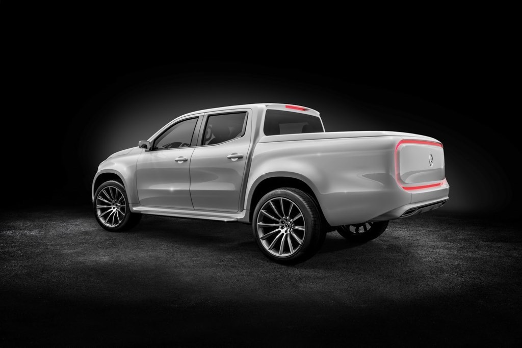 Mercedes X-Class Concept White Rear