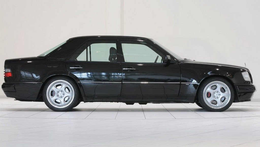 Mercedes Benz W124 side