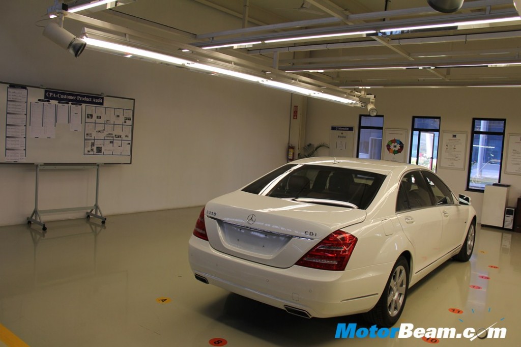 Mercedes_Plant_Visit_Paint_Check