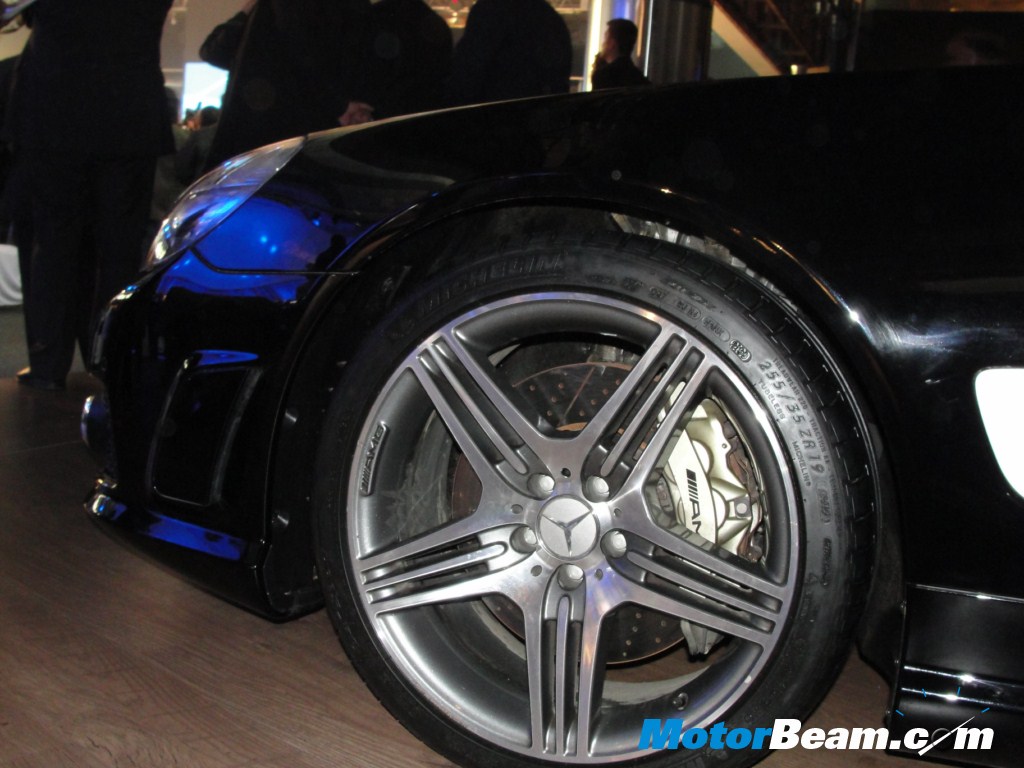 Mercedes_SL63_AMG_2010_Auto_Expo