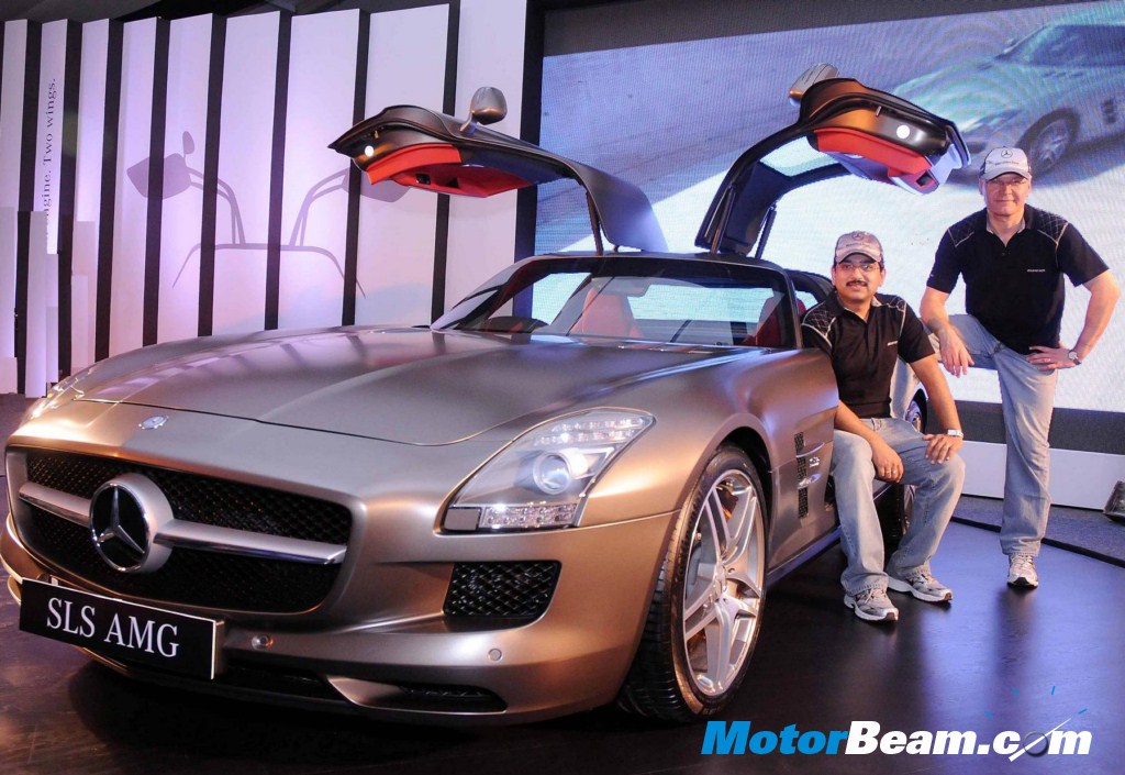 Mercedes_SLS_AMG_Wallpaper