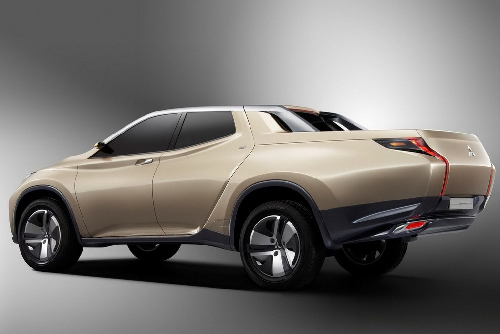 Mitsubishi Hybrid Pickup 1