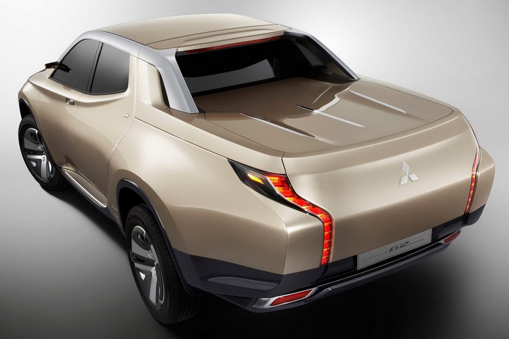 Mitsubishi Hybrid Pickup 4