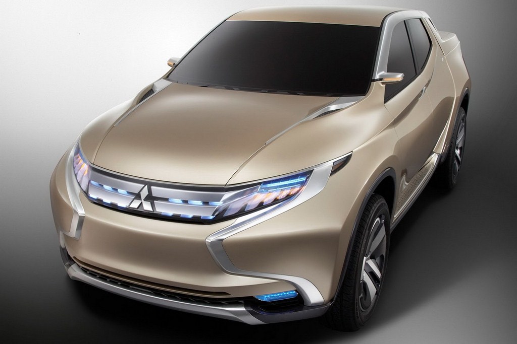 Mitsubishi Hybrid Pickup 7
