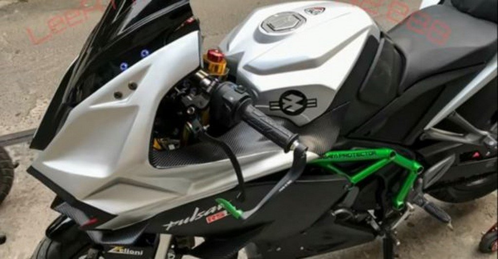 Modified Bajaj Pulsar RS 200 Fairing