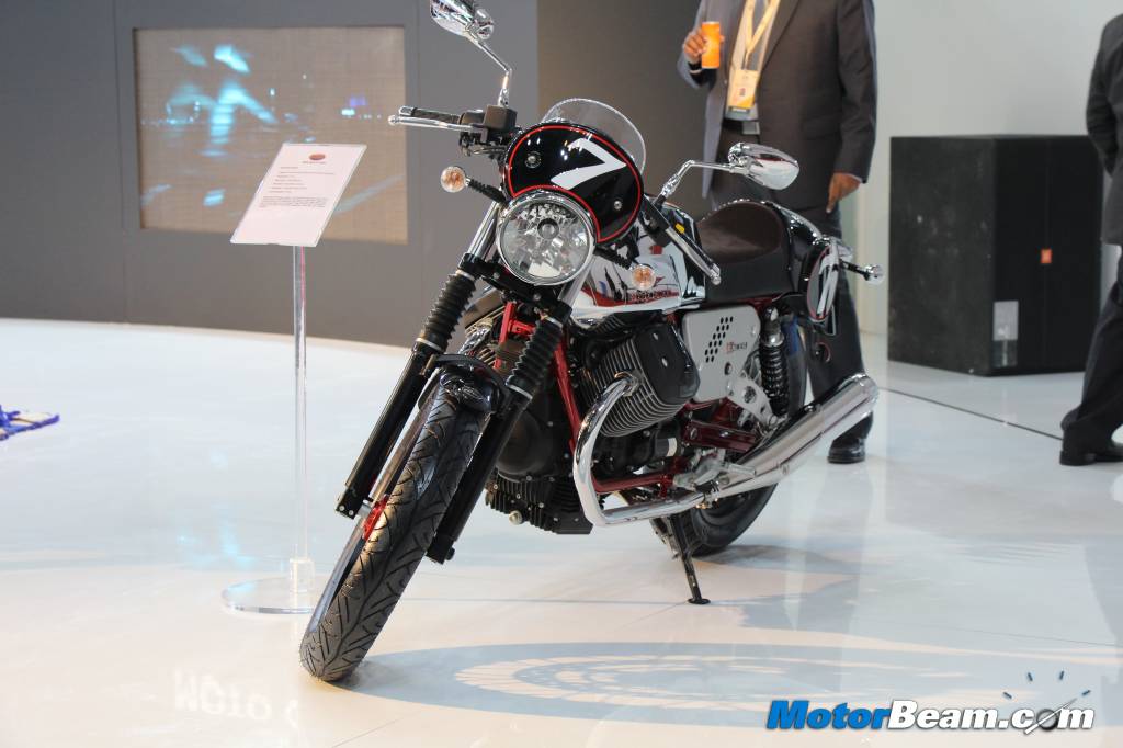 Moto Guzzi V7 Racer Auto Expo