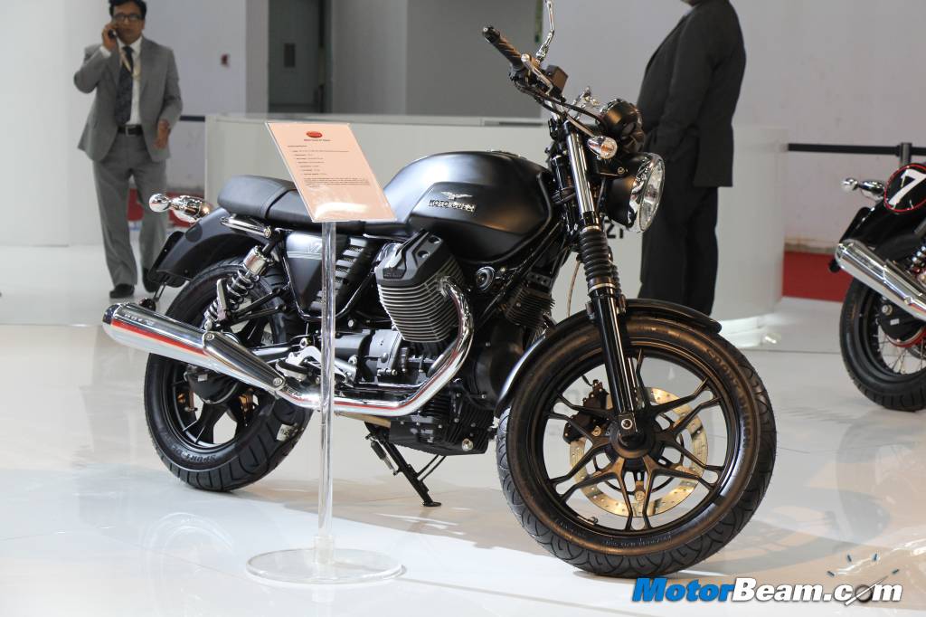 Moto Guzzi V7 Stone Auto Expo