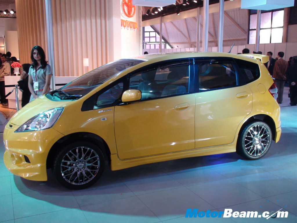 Mugen_Honda_Jazz_2010_Auto_Expo