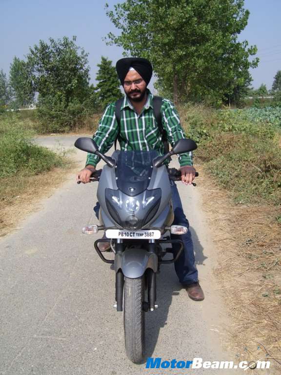 Navjot_Bajaj_Pulsar_220F Navjot_Bajaj_Pulsar_220F