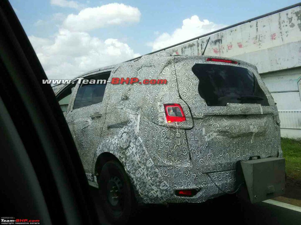 New Mahindra MUV Spotted Rear