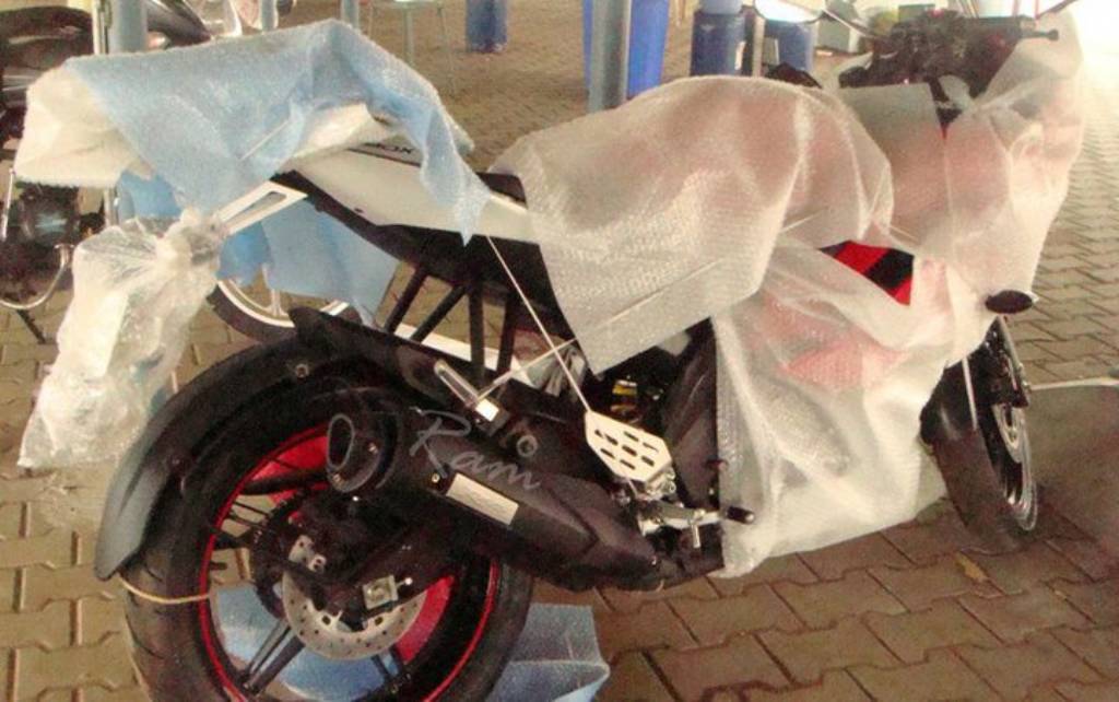 New Yamaha YZF-R15 Rear Profile New Yamaha YZF-R15 Rear Profile