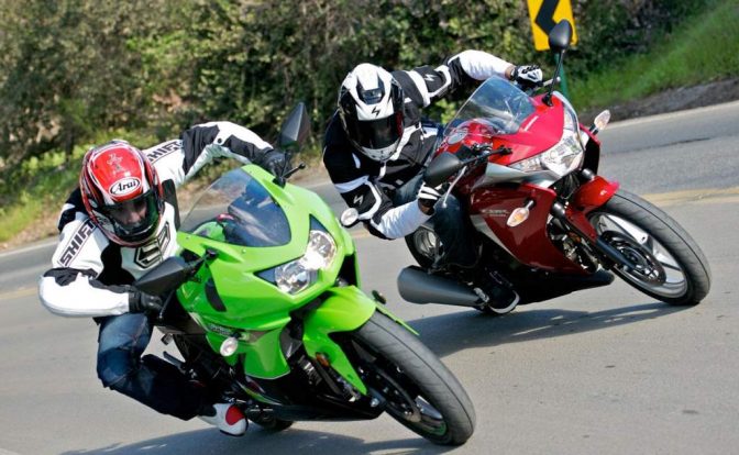 Ninja_250R_vs_CBR_250R