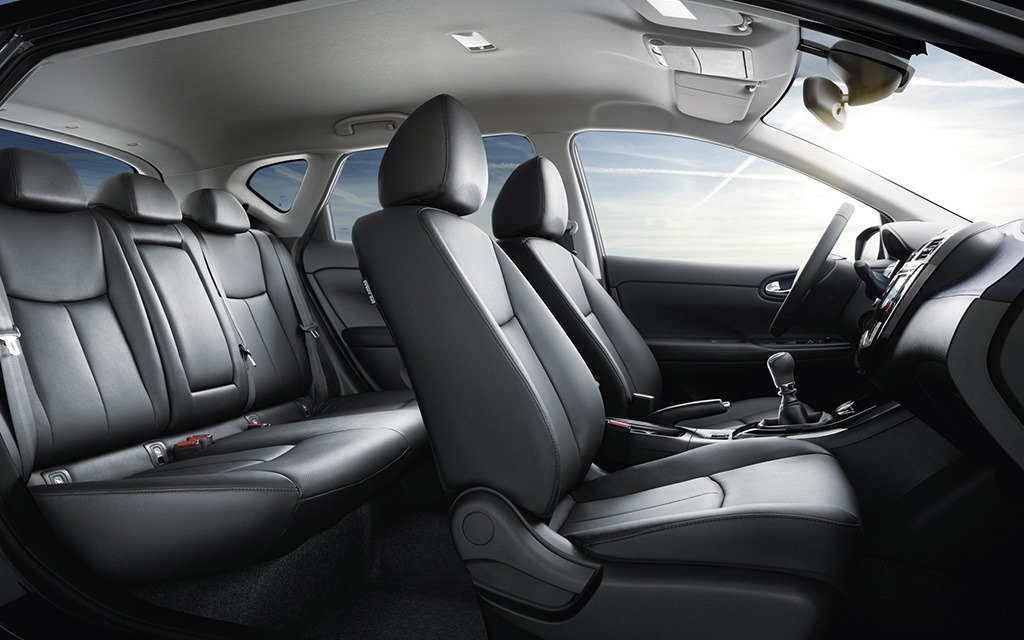Nissan Pulsar Interior
