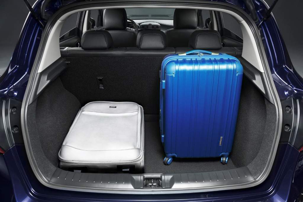 Nissan Pulsar Luggage Space