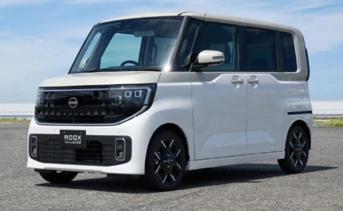 Nissan Roox front
