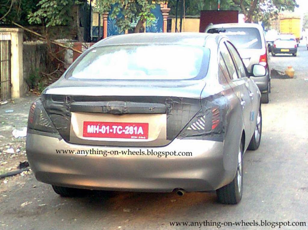 Nissan_Sunny_Spied Nissan_Sunny_Spied