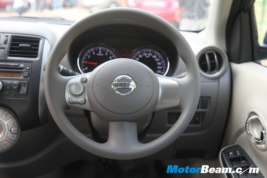 Nissan_Sunny_Test_Drive_Review (88) Nissan Sunny - Steering Wheel