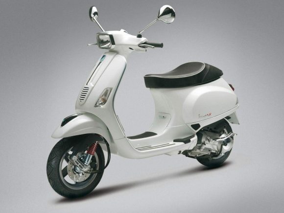 Piaggio Vespa LXS White