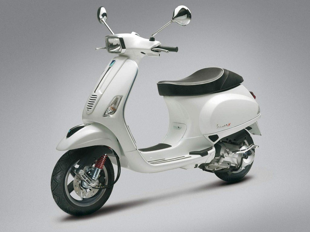 Piaggio Vespa LXS White