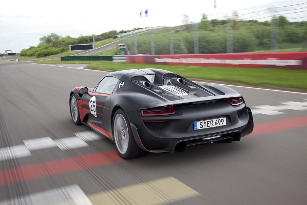 Porsche 918 Spyder Rear Profile