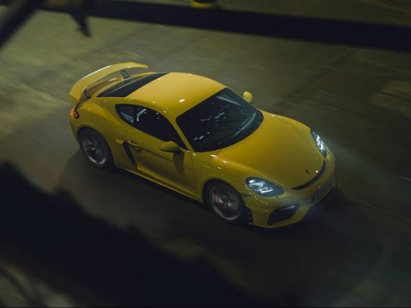 Porsche Cayman GT4