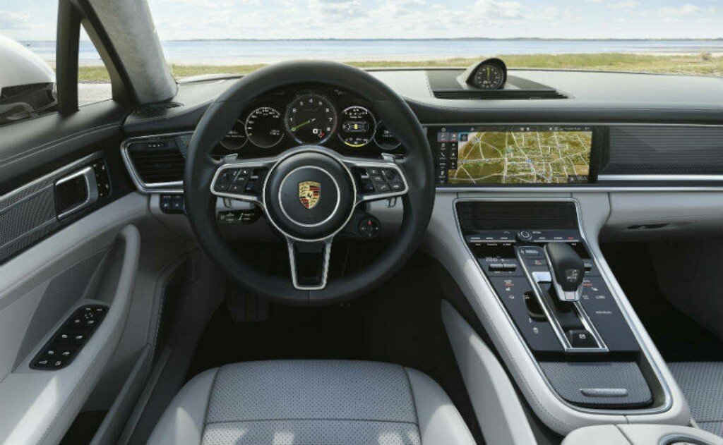Porsche Panamera Turbo ST Console
