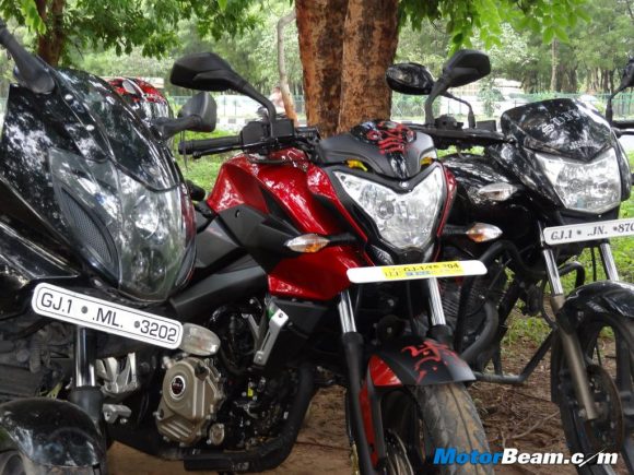 Pulsar 200 NS vs P220