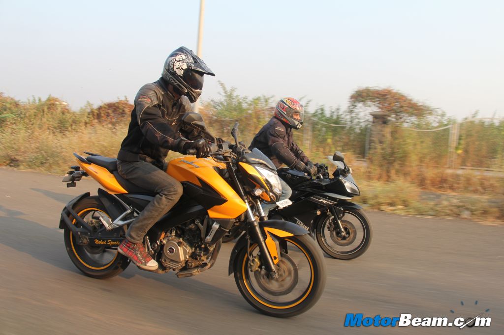 Pulsar 200 NS vs Yamaha R15 Comparison Pulsar 200 NS vs Yamaha R15 Comparison