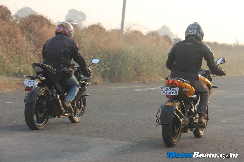Pulsar 200 NS vs Yamaha R15 Review Pulsar 200 NS vs Yamaha R15 Review