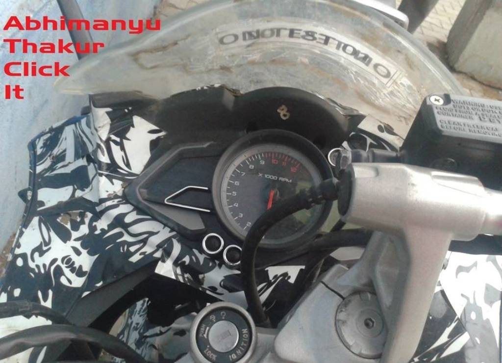 Pulsar 200 SS FI