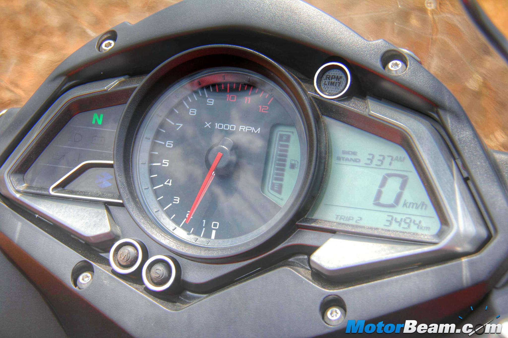 Pulsar AS 200 vs Hero Karizma