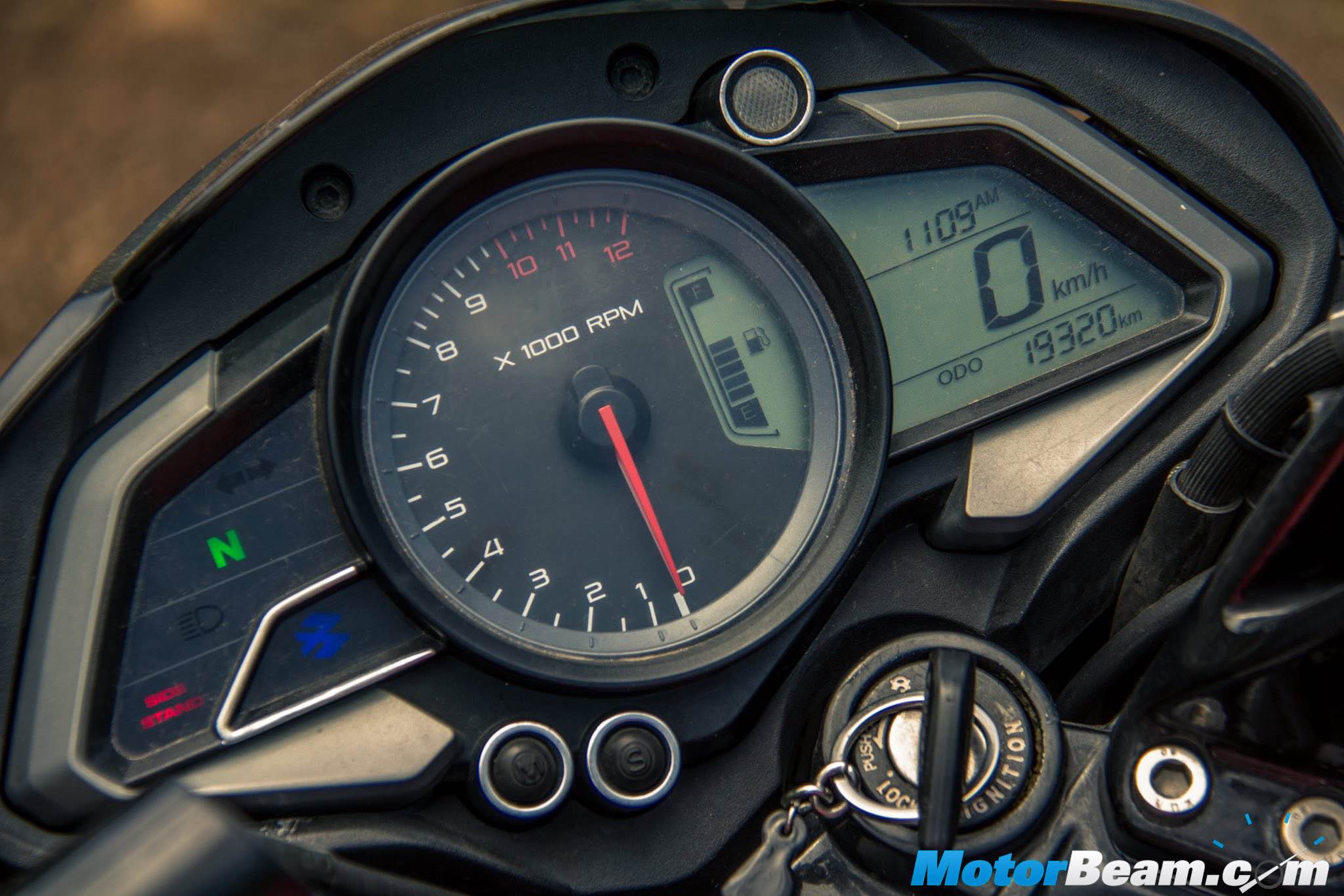 Pulsar AS 200 vs Pulsar 200 NS Comparison