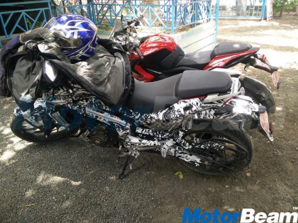 Pulsar CS400 Still Side